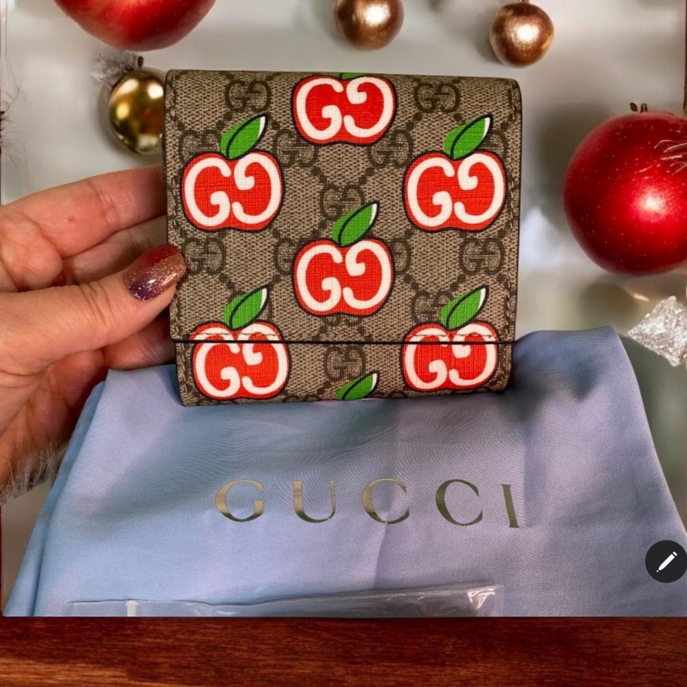 Gucci supreme monogram Apple wallet/card case